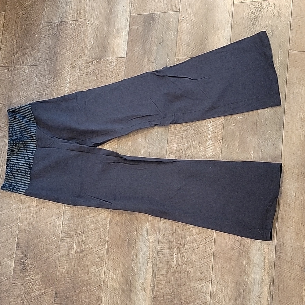 Lululemon Groove flare pany gray 8 pattern